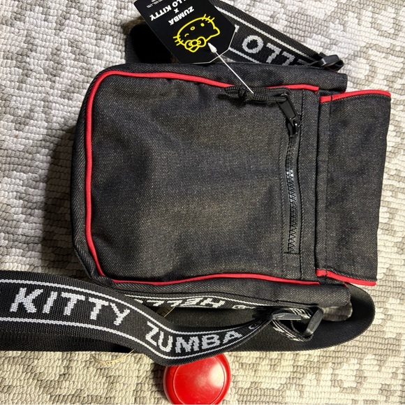 Hello Kitty X Zumba Bundle- Crossbody, Bucket Hat, Tote - Picture 6 of 12